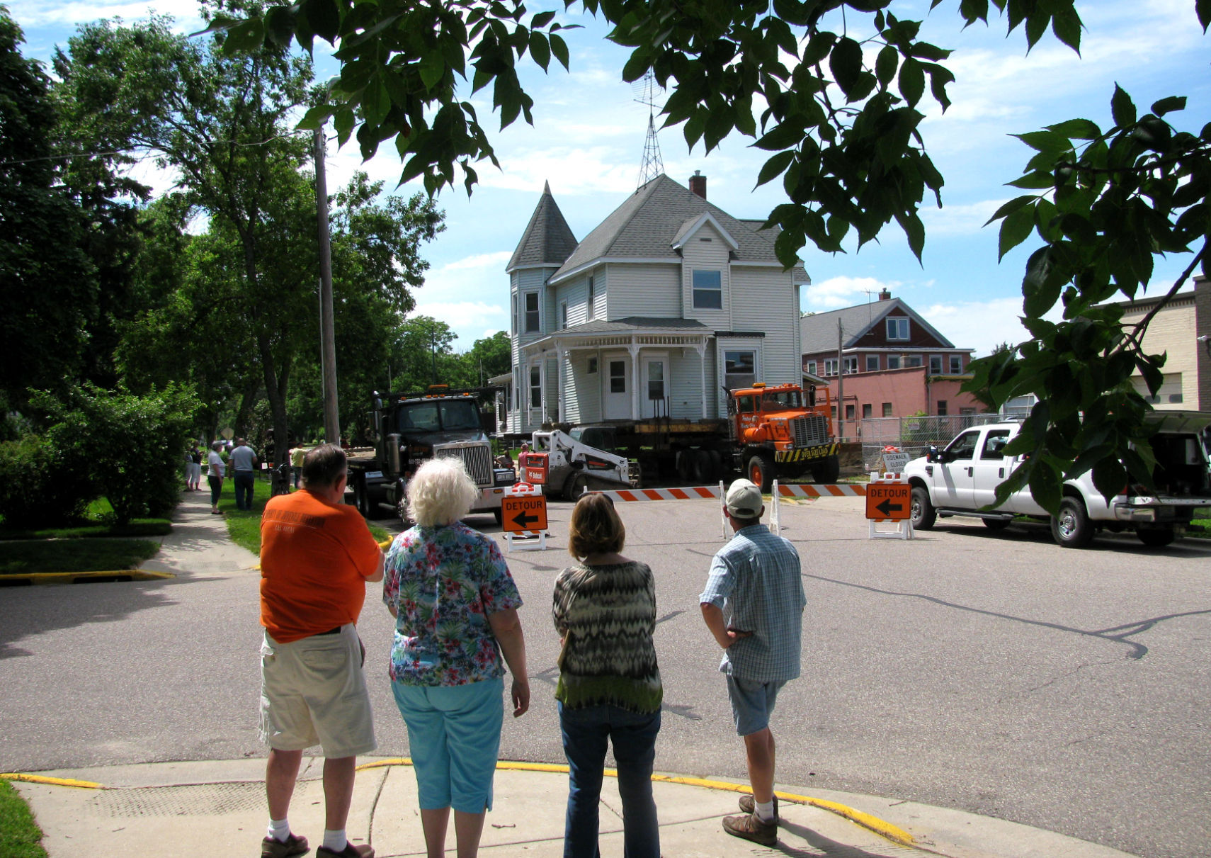 Prairie du Sac home moves again